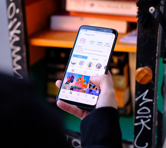 Közösségi Reklámozás – Webfejlesztés, Marketing & Design
Webfejlesztés & Webshopok
WordPress oldalak készítése és optimalizálása
UNAS webshop fejlesztés
Reszponzív, mobilbarát webdesign
Egyedi weboldalak programozása
SEO Keresőoptimalizálás
Google keresési rangsorolás javítása
Technikai SEO elemzés és hibajavítás
Kulcsszókutatás és tartalomoptimalizálás
Marketing & Online Reklámok
Social media kezelés Facebook, Instagram, TikTok, LinkedIn stb
TikTok, Facebook és Instagram hirdetések
Google Ads kampányok profi kezelése
Influencer marketing és együttműködések
Grafikai tervezés & Arculatépítés
Logótervezés
Online és offline reklámanyagok készítése
Tartalomkészítés & Videómarketing
Bannerek, posztok és hirdetések készítése
Promóciós videók és reklámanyagok gyártása
Linképítés
Várhegyi Gergő
PPC
Social Media
TikTok
instagram
facebook
Marketing
Hatékony SEO kivitelezés
Közösségi Média Marketing
Közösségi Marketing
Social Media Reklám
Facebook hirdetéskezelés
instagram hirdetéskezelés
youtube hirdetéskezelés
tiktok hirdetéskezelés
hirdetéskezelés
Hirdetések létrehozása
honlapkészítés
Weboldal készítés
Webshop készítés
korrekt
egyszerű
Hozd létre saját weboldaladat
ingyenes